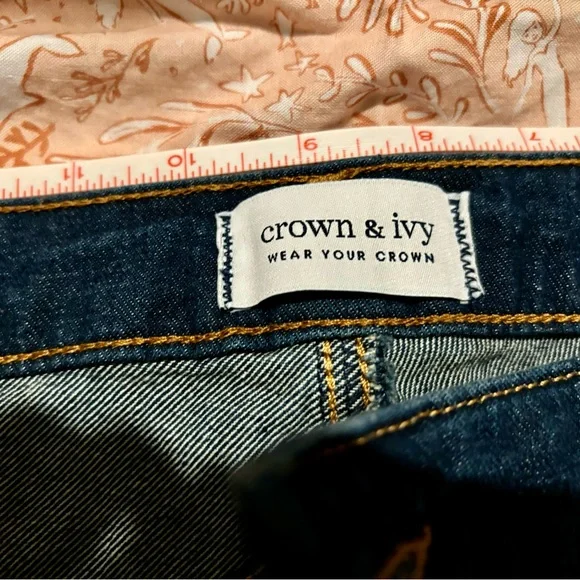 Crown and Ivy NWT women’s jeans size 16W - Picture 3 of 8